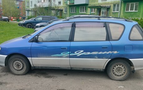 Toyota Ipsum II, 1998 год, 400 000 рублей, 2 фотография