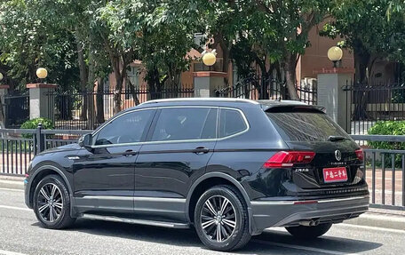 Volkswagen Tiguan II, 2020 год, 1 750 001 рублей, 3 фотография