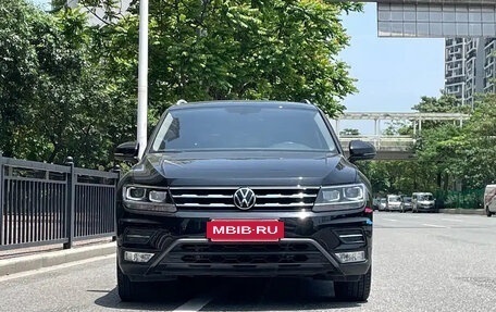 Volkswagen Tiguan II, 2020 год, 1 750 001 рублей, 2 фотография