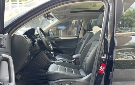 Volkswagen Tiguan II, 2020 год, 1 750 001 рублей, 8 фотография