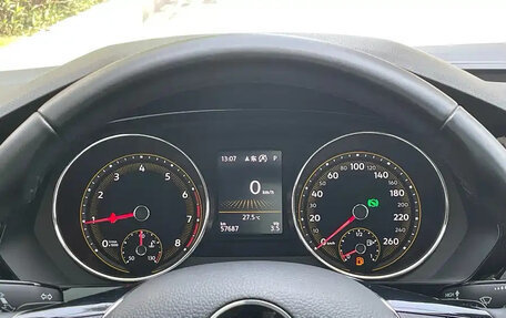 Volkswagen Tiguan II, 2020 год, 1 750 001 рублей, 16 фотография