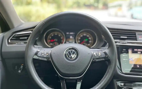 Volkswagen Tiguan II, 2020 год, 1 750 001 рублей, 14 фотография