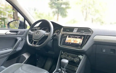 Volkswagen Tiguan II, 2020 год, 1 750 001 рублей, 17 фотография