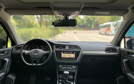 Volkswagen Tiguan II, 2020 год, 1 750 001 рублей, 13 фотография