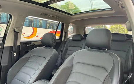 Volkswagen Tiguan II, 2020 год, 1 750 001 рублей, 18 фотография