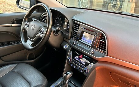 Hyundai Elantra VI рестайлинг, 2017 год, 1 500 000 рублей, 23 фотография
