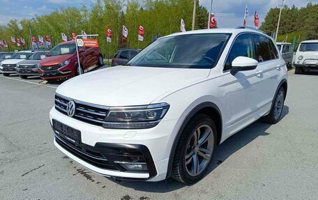 Volkswagen Tiguan II, 2018 год, 2 415 000 рублей, 3 фотография