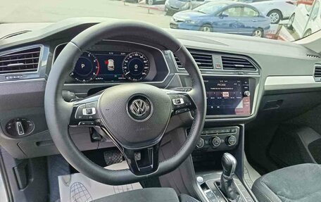 Volkswagen Tiguan II, 2018 год, 2 415 000 рублей, 16 фотография
