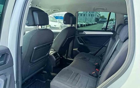 Volkswagen Tiguan II, 2018 год, 2 415 000 рублей, 11 фотография