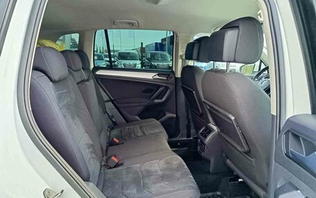 Volkswagen Tiguan II, 2018 год, 2 415 000 рублей, 15 фотография