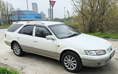 Toyota Camry, 1997 год, 535 000 рублей, 2 фотография