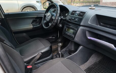 Skoda Fabia II, 2010 год, 490 000 рублей, 15 фотография