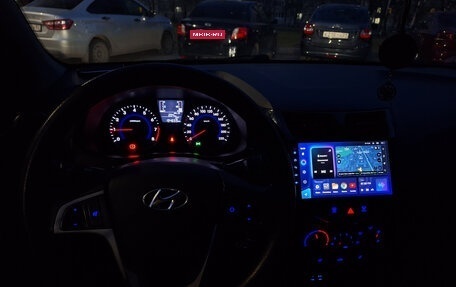 Hyundai Solaris II рестайлинг, 2014 год, 860 000 рублей, 18 фотография
