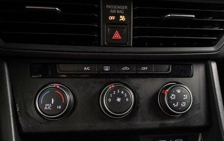Volkswagen Jetta VII, 2020 год, 1 809 000 рублей, 17 фотография