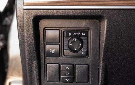 Toyota Land Cruiser Prado 150 рестайлинг 2, 2019 год, 5 500 000 рублей, 17 фотография
