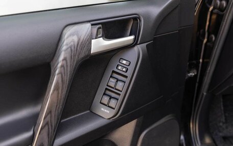 Toyota Land Cruiser Prado 150 рестайлинг 2, 2019 год, 5 500 000 рублей, 16 фотография