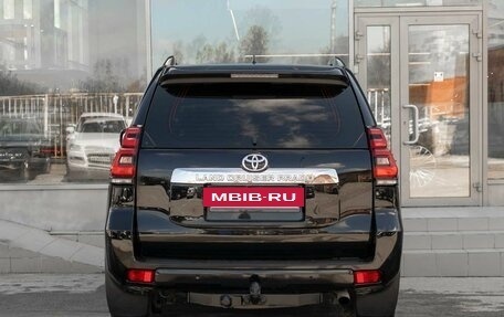 Toyota Land Cruiser Prado 150 рестайлинг 2, 2019 год, 5 500 000 рублей, 6 фотография