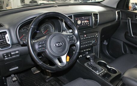 KIA Sportage IV рестайлинг, 2018 год, 2 160 000 рублей, 10 фотография