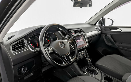Volkswagen Tiguan II, 2019 год, 2 170 000 рублей, 16 фотография