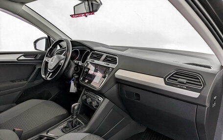 Volkswagen Tiguan II, 2019 год, 2 170 000 рублей, 11 фотография