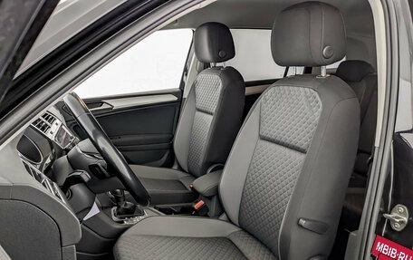 Volkswagen Tiguan II, 2019 год, 2 170 000 рублей, 20 фотография