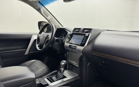Toyota Land Cruiser Prado 150 рестайлинг 2, 2019 год, 5 599 000 рублей, 12 фотография