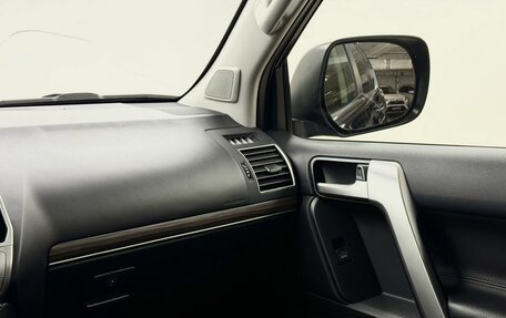 Toyota Land Cruiser Prado 150 рестайлинг 2, 2019 год, 5 599 000 рублей, 20 фотография
