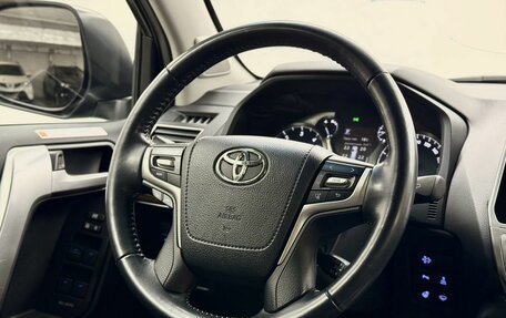 Toyota Land Cruiser Prado 150 рестайлинг 2, 2019 год, 5 599 000 рублей, 19 фотография