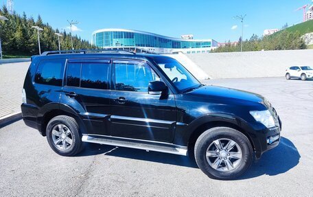 Mitsubishi Pajero IV, 2015 год, 2 600 000 рублей, 3 фотография