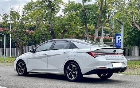 Hyundai Elantra, 2023 год, 1 100 000 рублей, 6 фотография
