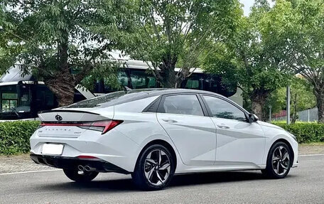 Hyundai Elantra, 2023 год, 1 100 000 рублей, 4 фотография