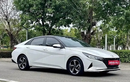 Hyundai Elantra, 2023 год, 1 100 000 рублей, 3 фотография