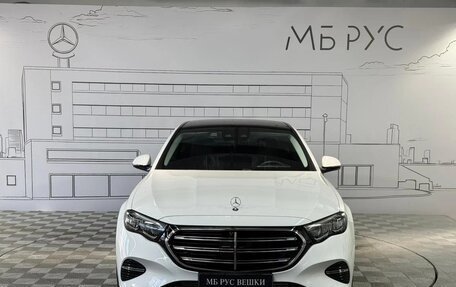 Mercedes-Benz E-Класс, 2024 год, 6 990 000 рублей, 2 фотография
