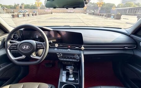 Hyundai Elantra, 2023 год, 1 240 000 рублей, 9 фотография