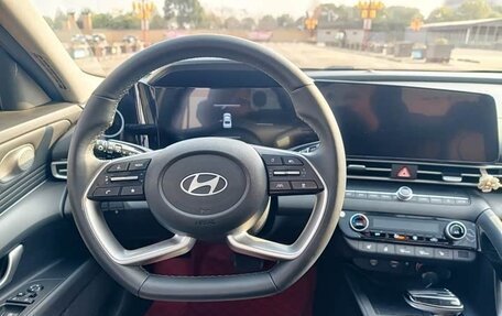 Hyundai Elantra, 2023 год, 1 240 000 рублей, 11 фотография