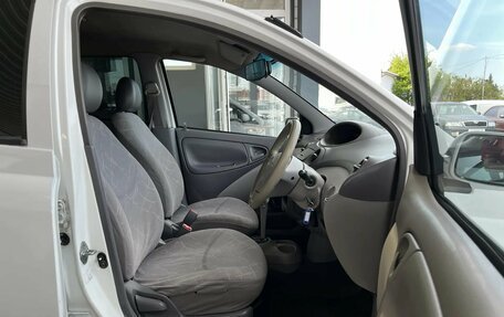Toyota Platz, 2000 год, 299 900 рублей, 15 фотография