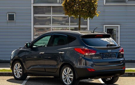Hyundai ix35 I рестайлинг, 2013 год, 995 000 рублей, 4 фотография