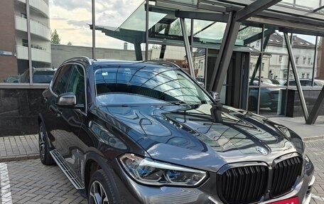 BMW X5, 2022 год, 11 000 000 рублей, 2 фотография