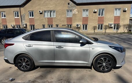 Hyundai Solaris II рестайлинг, 2021 год, 1 450 000 рублей, 4 фотография
