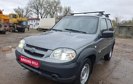 Chevrolet Niva I рестайлинг, 2017 год, 630 000 рублей, 3 фотография
