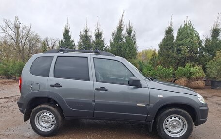 Chevrolet Niva I рестайлинг, 2017 год, 630 000 рублей, 8 фотография