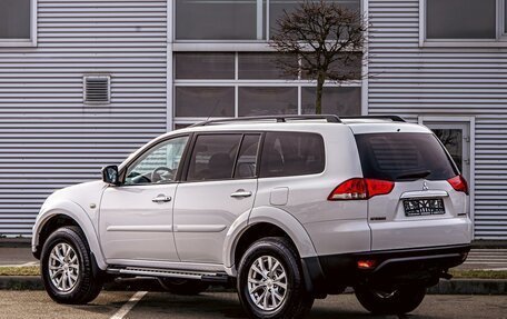 Mitsubishi Pajero Sport II рестайлинг, 2015 год, 1 355 000 рублей, 4 фотография
