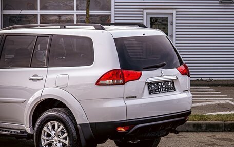 Mitsubishi Pajero Sport II рестайлинг, 2015 год, 1 355 000 рублей, 10 фотография