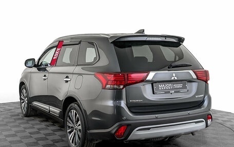 Mitsubishi Outlander III рестайлинг 3, 2019 год, 2 850 000 рублей, 7 фотография