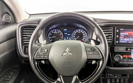 Mitsubishi Outlander III рестайлинг 3, 2019 год, 2 850 000 рублей, 23 фотография