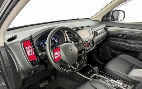 Mitsubishi Outlander III рестайлинг 3, 2019 год, 2 850 000 рублей, 17 фотография