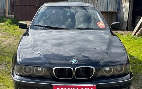 BMW 5 серия, 1999 год, 520 000 рублей, 1 фотография