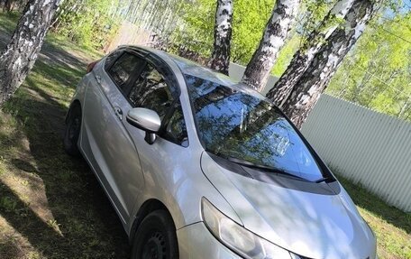 Honda Fit III, 2015 год, 850 000 рублей, 4 фотография
