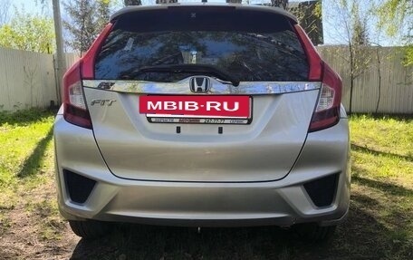Honda Fit III, 2015 год, 850 000 рублей, 10 фотография