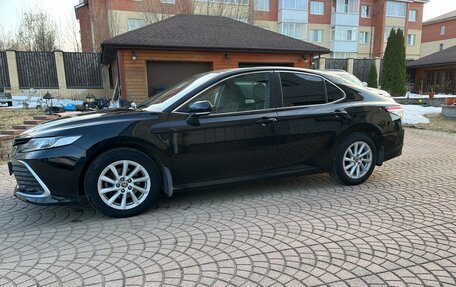 Toyota Camry, 2021 год, 2 450 000 рублей, 2 фотография
